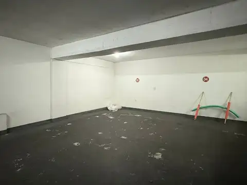 COCHERA - CUBIERTA - FACIL ACCESO - COMODIDAD – DISPONIBILIDAD