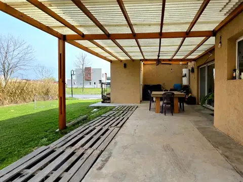 Casa en Venta en Santa Isabel, USD 180.000