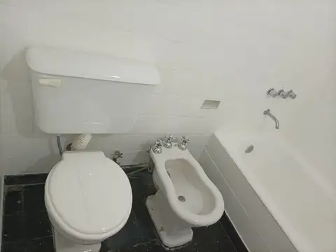 VENTA MONOAMBIENTE DIVIDO EN RECOLETA AMPLIO