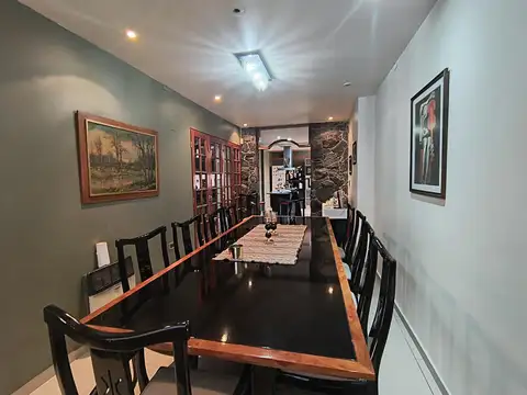 Casa 10 ambientes con 5 baños