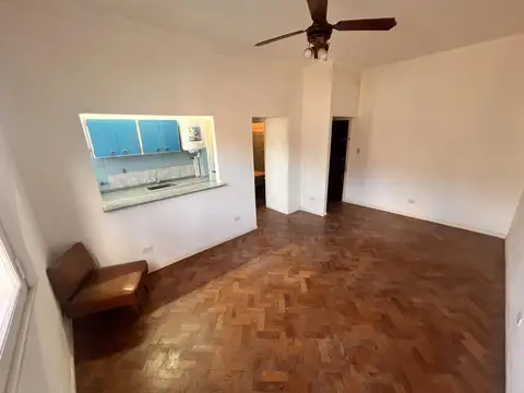 Ensenada 100, Piso 1