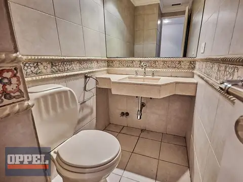 Casa en Alquiler con 2 cocheras