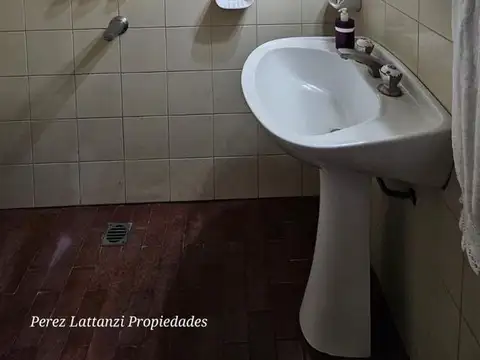 Venta Casa 4 amb  480 m2 de terreno en Villa Ballester