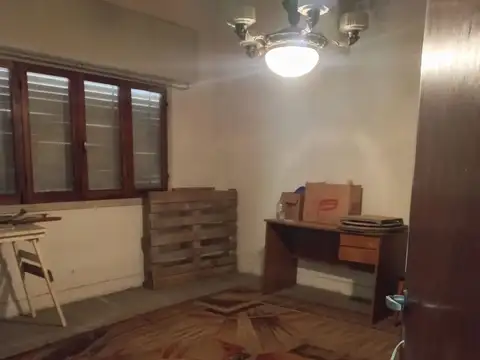 Casa 6 ambientes con 1 baño