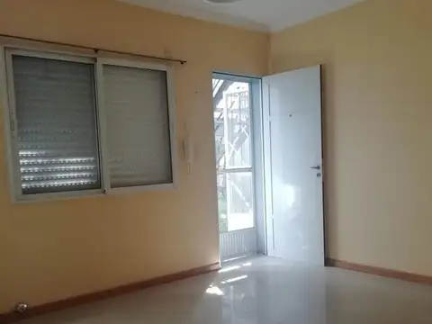 ALQUILO DEPTO MAIPU 120 PB