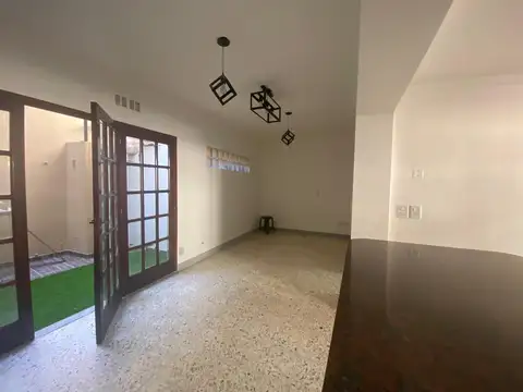 Depto Tipo Casa en Alquiler de 1 dormitorio