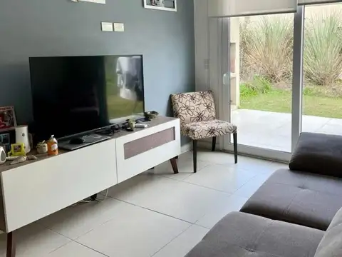 Casa en Alquiler en La Lonja, USD 1.200