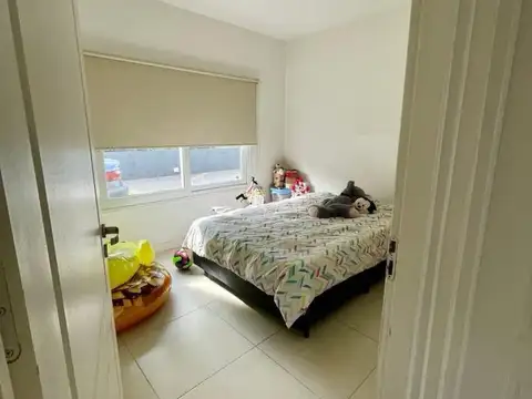 Casa 4 amb en alquiler en Pilar c/jardín y cochera