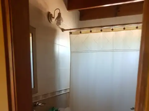 Casa 3 ambientes con 2 baños