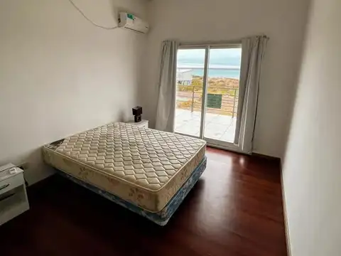 Casa en venta - 2 Dormitorios 2 Baños - Cocheras - 160Mts2 - Neuquén