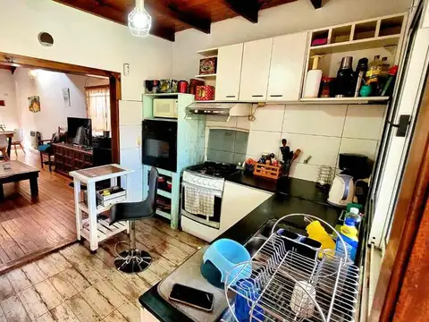 CASA 4  ambientes en venta con JARDIN y PILETA