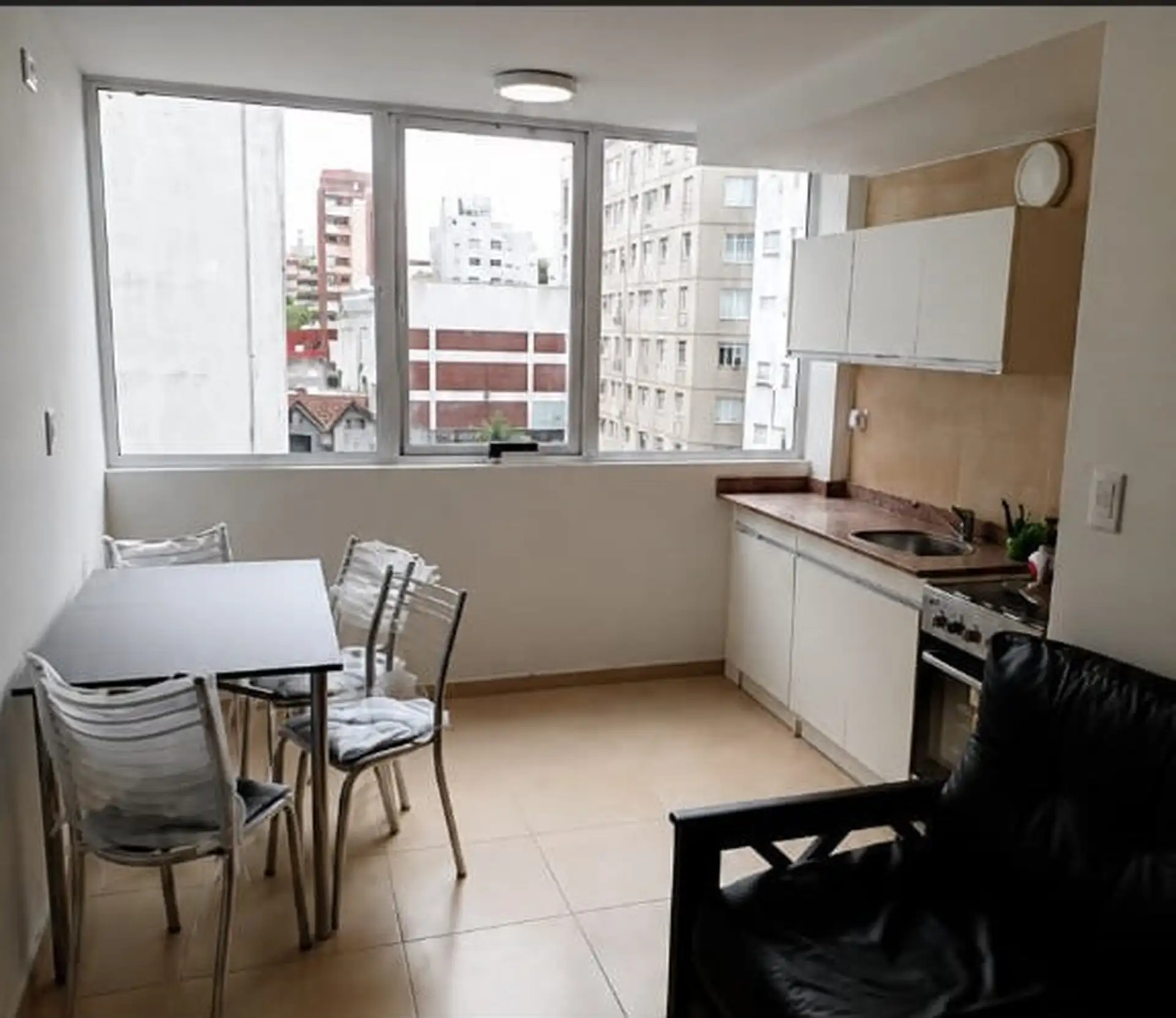 Departamento de 2 amb con espacio de cochera