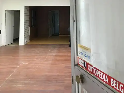 Local en Venta 61 años