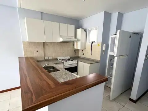 ALQUILER DEPARTAMENTO 2 AMBIENTES CON BALCON EN LANUS OESTE