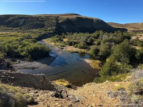 Campo de 2400 Has en venta en Rio Negro - Patagonia Argentina - Fly Fishing rio Pichileufu