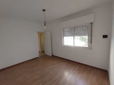 Casa 2 ambientes con 1 baño