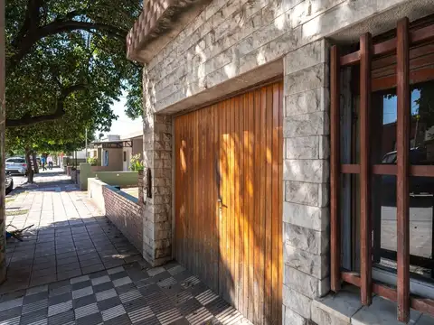 VENTA CASA 4 DORM A REMODELAR B. GDERO PRINGLES