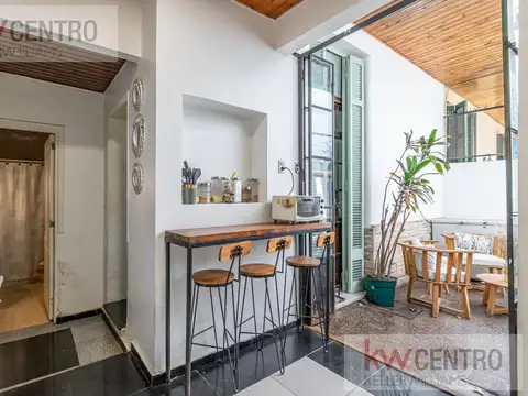 PH  4 ambientes Reciclado al frentecon terraza propia en Saavedra
