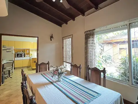 VENTA EXCELENTE CASA 3 DORMITORIOS JARDÍN QUINCHO COCHERA Y TERRAZA PROPIA APTO CRÉDITO