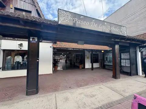 Local en Alquiler en Grand Bourg, $ 600.000
