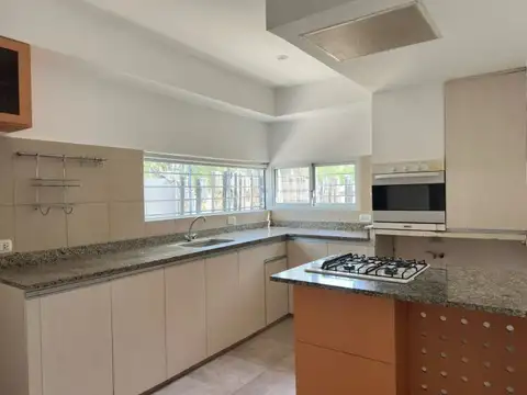 Marmol esquina Tomas de la Torre