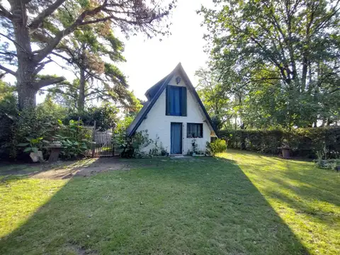 AUR. Venta Casa Alpina de 2 Ambientes en Barrio Parque Sakura, Exaltacion de la Cruz