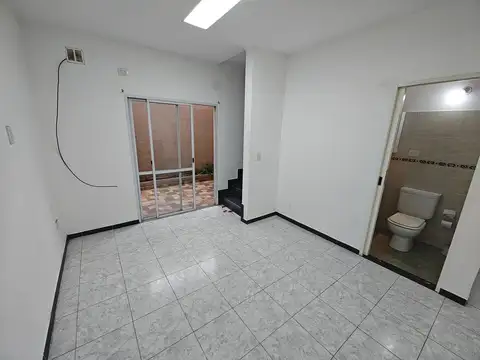 Dúplex en alquiler de 2 ambientes en G. de Laferrere