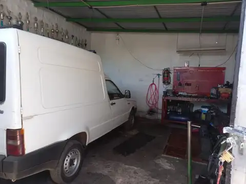 Casa en Venta con 4 cocheras