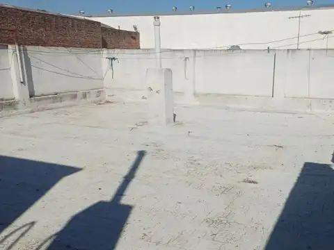 Departamento tipo casa en venta en Mataderos