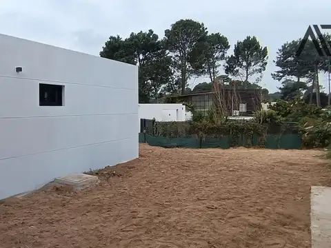 Casa en venta c/ cochera en Burnett