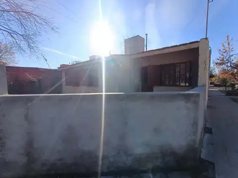 Casa 6 ambientes con 1 baño