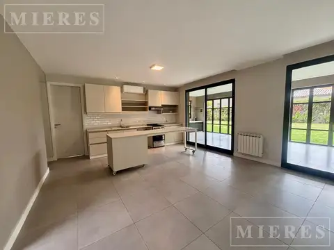 Casa en Alquiler al Oeste