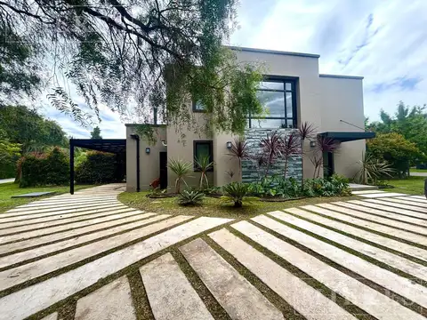 Casa en Alquiler Anual , Lote Interno,  Santa Catalina, Villanueva