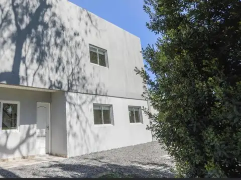 Venta de CASA TRES dormitorios, La Cándida, La Plata