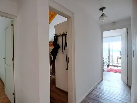 Hermosa casa vista al lago y jardín en Bariloche