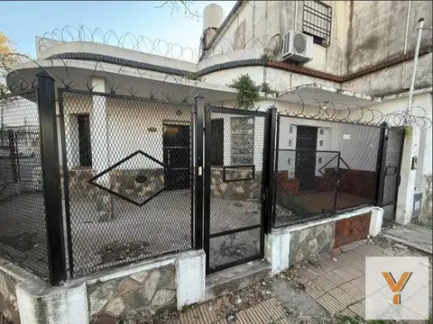 Chiclana e/ Las Heras y Pueyrredón