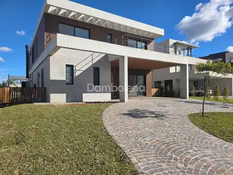 Casa  en Venta en El Yacht, Nordelta, Tigre