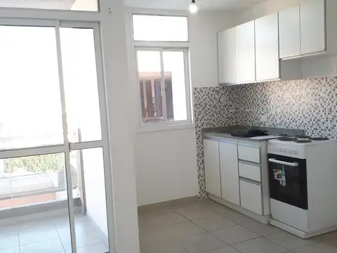 Abasto, departamento con ambientes amplios y buena ubicación