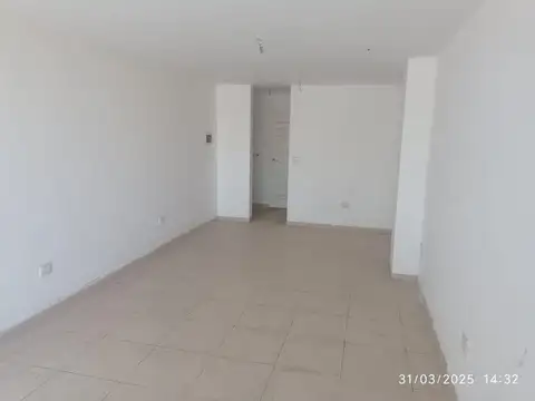VENTA LOCAL GENERAL BUSTOS 34 M2