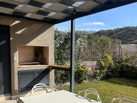 Casa en Alquiler de 3 dormitorios