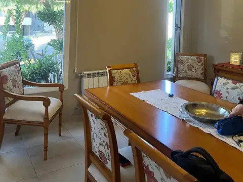 Casa en alquiler c/ cochera en Dalvian
