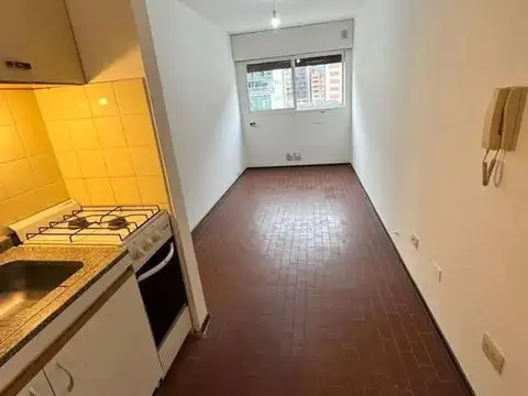 Estrada 100, Piso 2