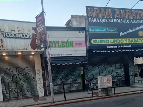 Alquiler - Excelente local comercial en Moron centro