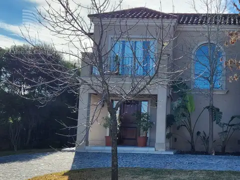 Casa en Venta de 4 dormitorios