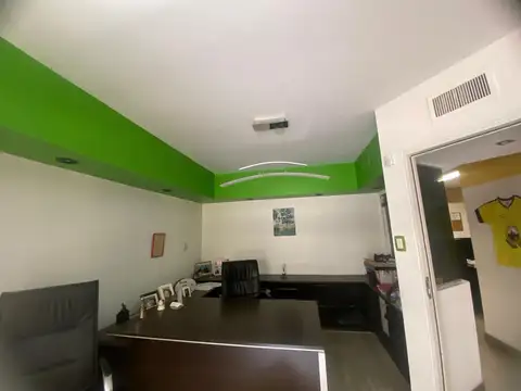 Oficina 4 ambientes con 2 baños
