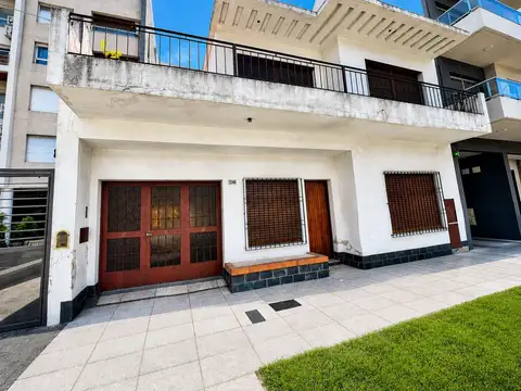 CASA DE 4 AMBIETE CON 55 M DE FONDO LIBRE