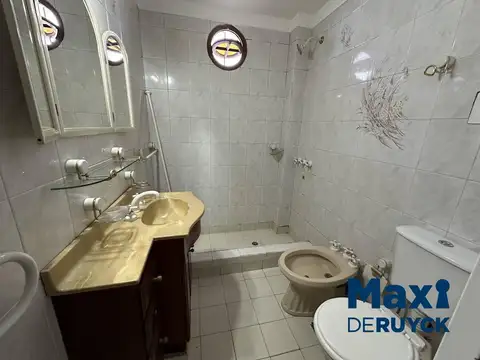 Casa 3 ambientes en Barrio Cooperarios, podria financiar pequeño saldo