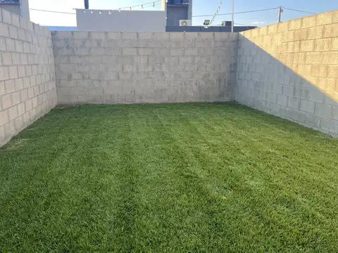 Casa 2 ambientes con 1 baño