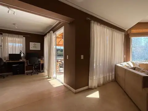 Casa en venta barrio pueyrredon 4 habitaciones