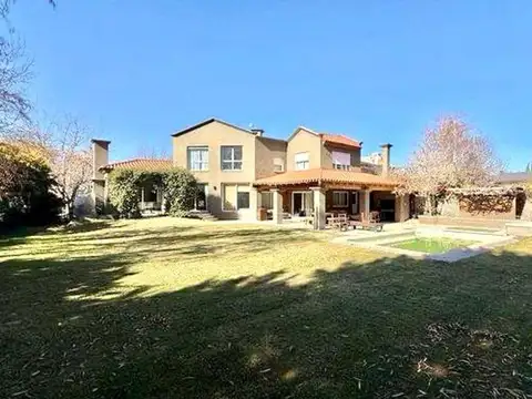 Casa en venta barrio pueyrredon 4 habitaciones